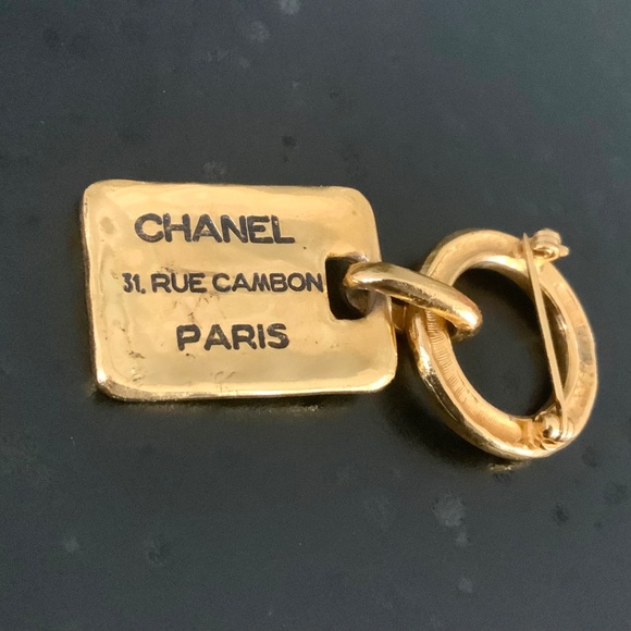 CHANEL VINTAGE BROOCH 31 RUE CAMBON CC LOGO TAG PIN Gold Plated - Code 11-33 - Picture 9 of 14